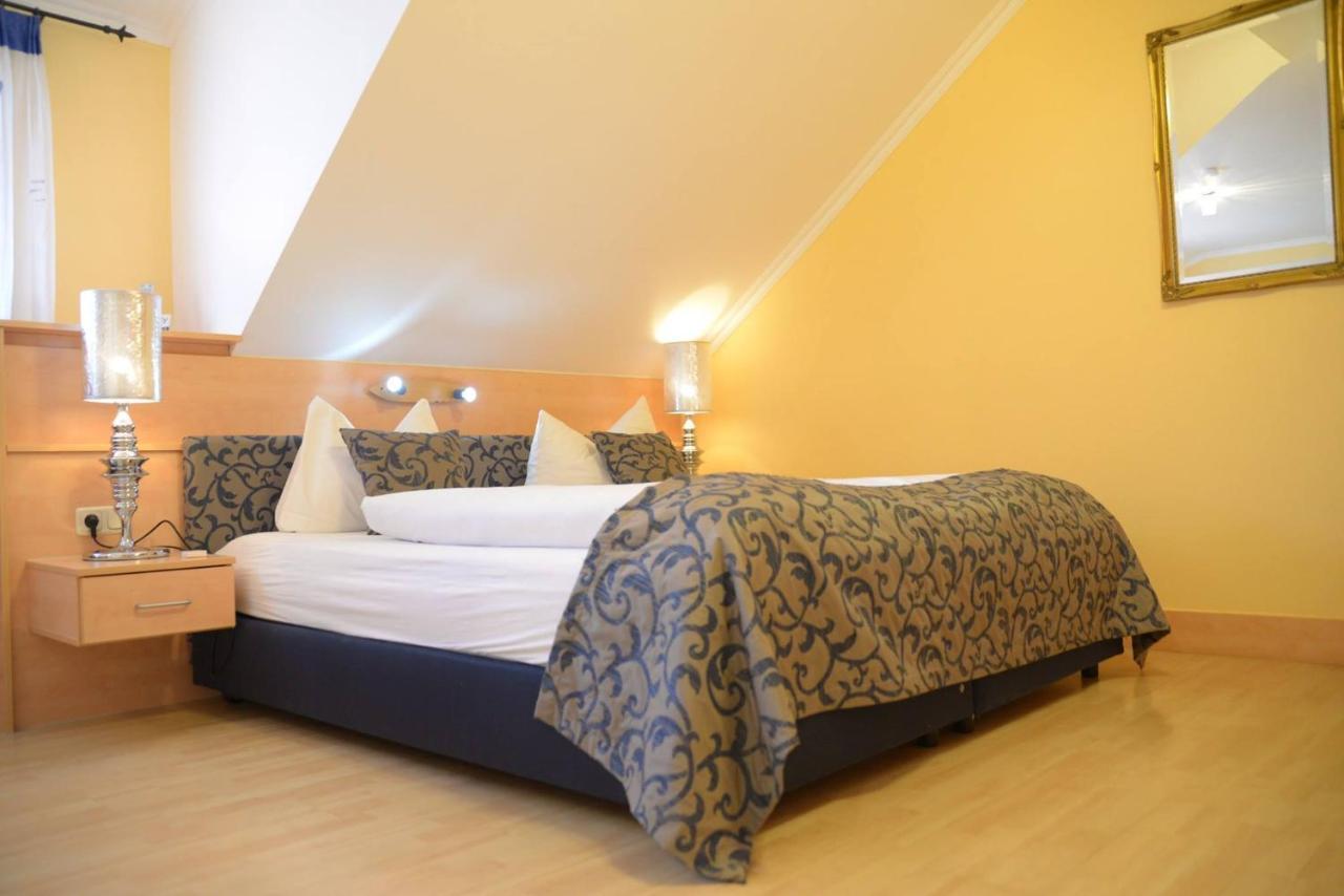 Landhotel Grabinger Schwandorf Bagian luar foto