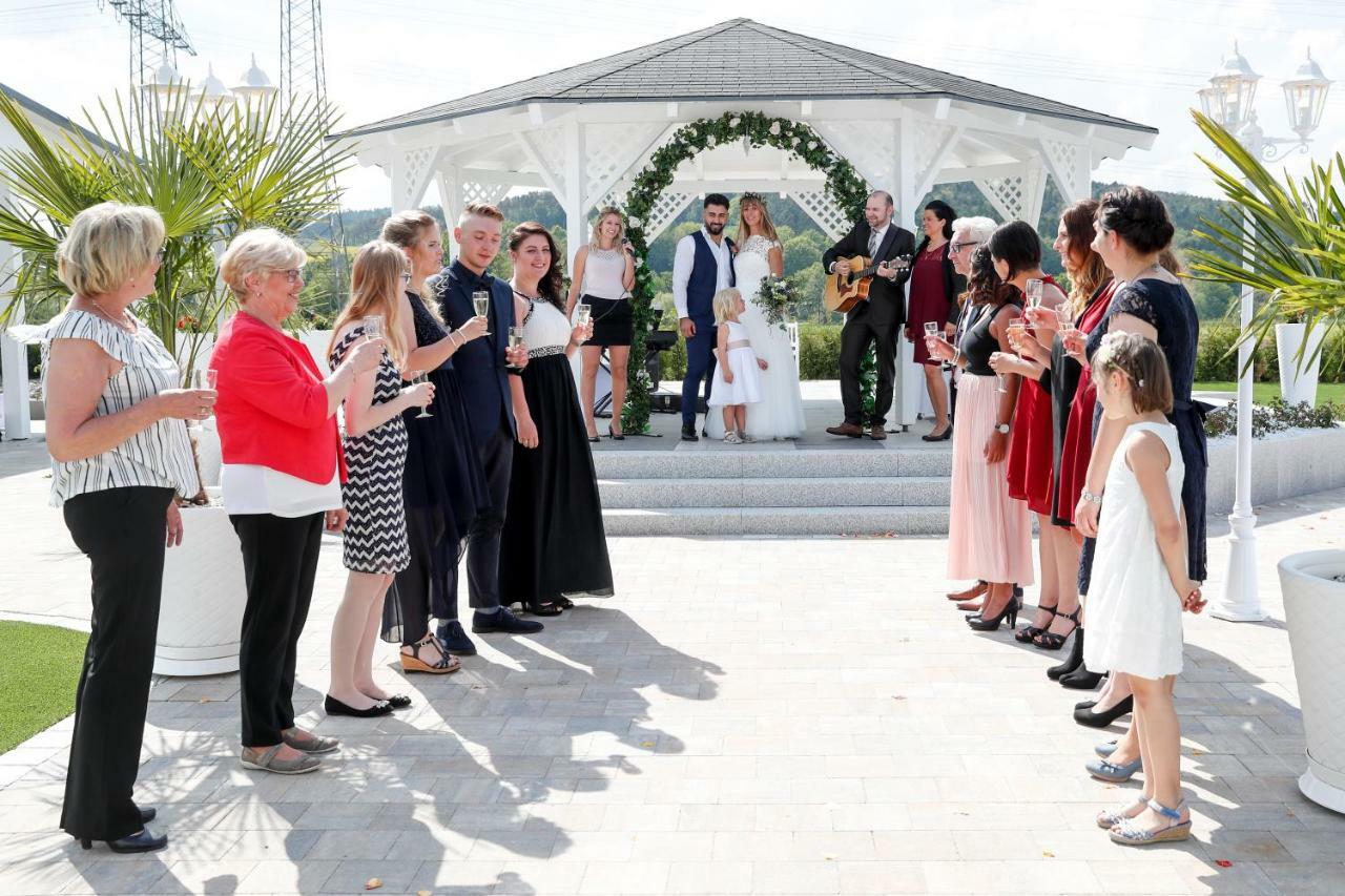 Landhotel Grabinger Schwandorf Bagian luar foto